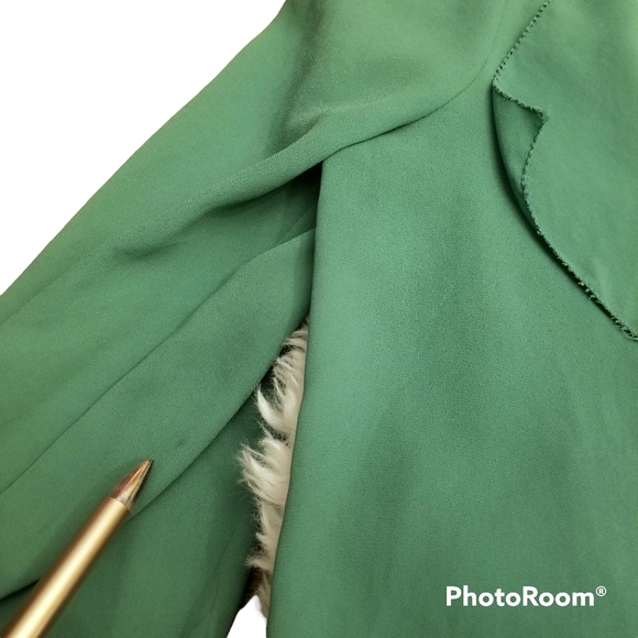 Maeve by Anthropologie Green Ruffle Blouse - Size 8 - Picture 9 of 16